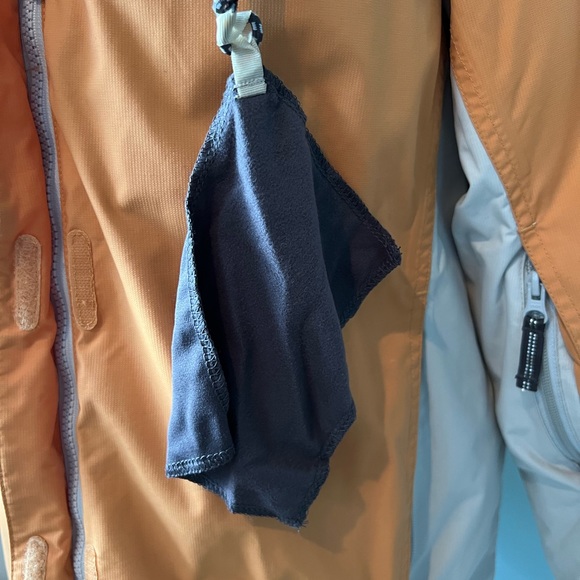 Women’s QUEST~2 in 1 Ski Jacket. NWOT! 
Purchased @ Dick’s Sporting! 
Nice! - Picture 14 of 16